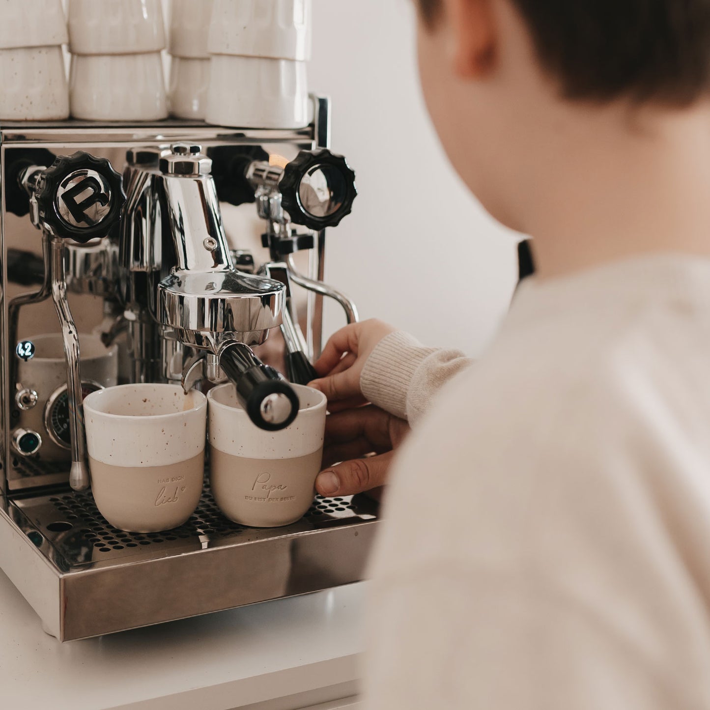 Becher Hab dich lieb und Papa du bist der Beste mit Kaffeemaschine