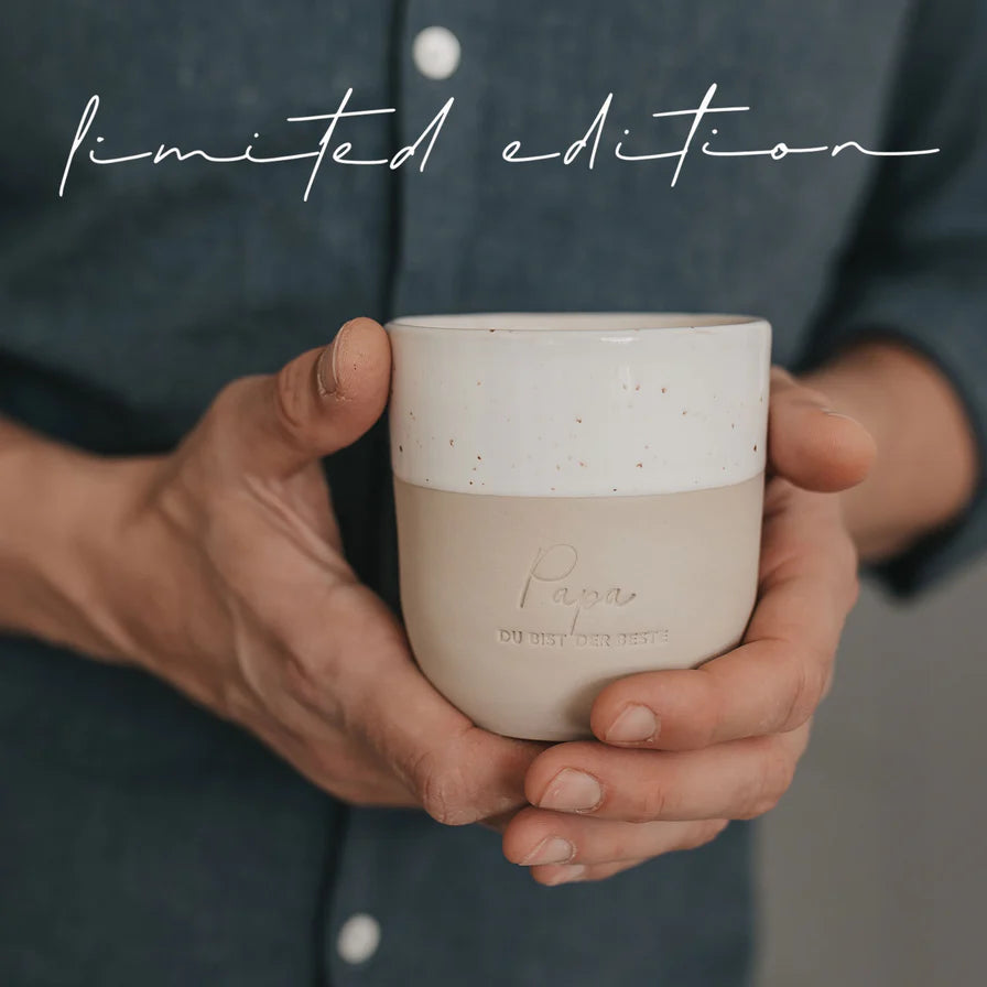 Becher Papa du bist der Beste in Männerhänden